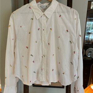 Old Navy Women’s Button-Up Embroidered Flowers Cropped White Shirt